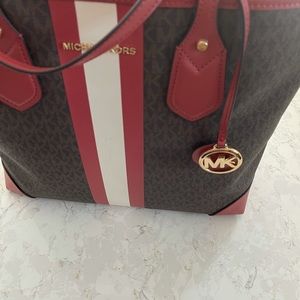 Michael Kors jet set tote